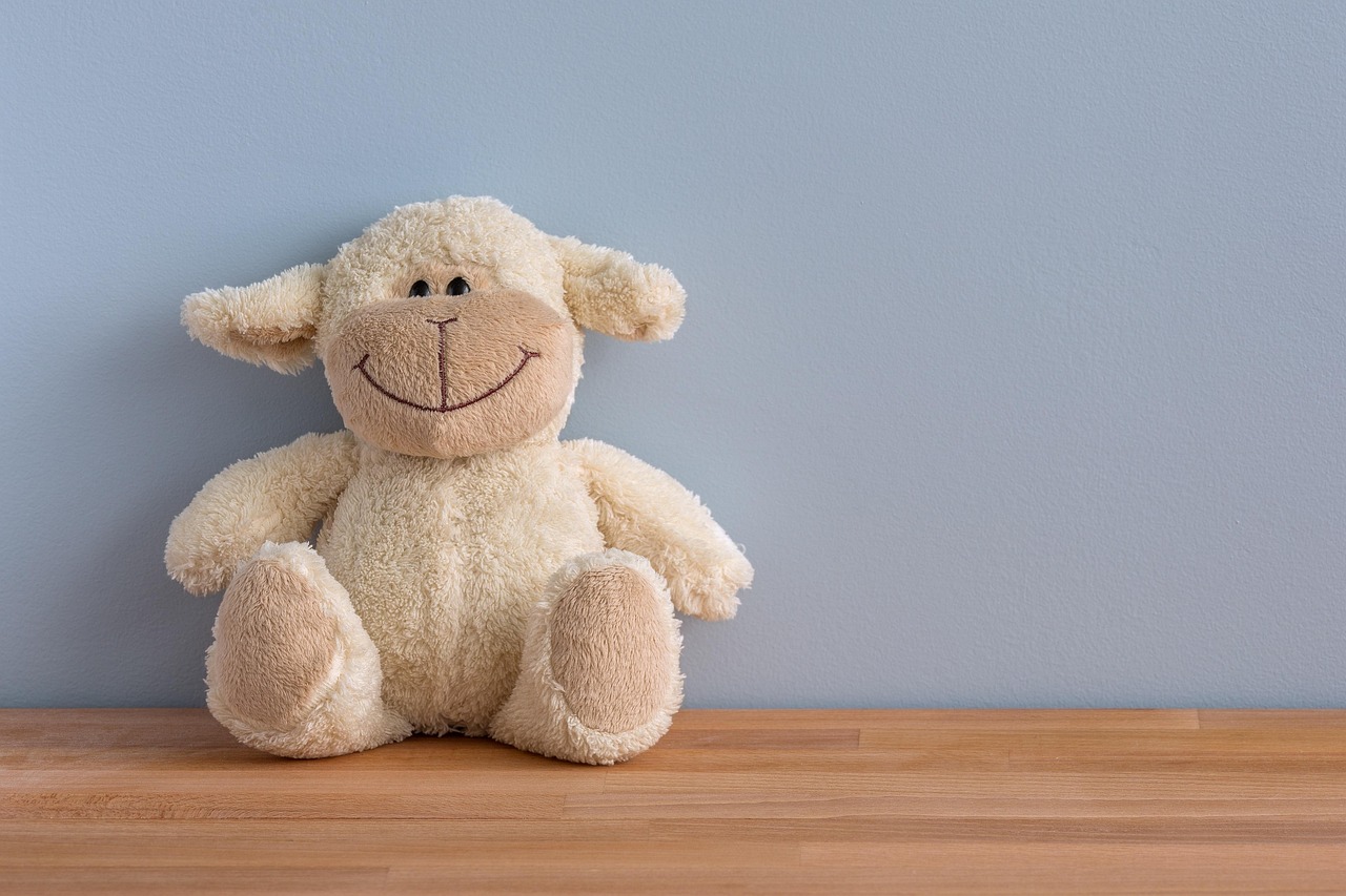 découvrez notre collection de peluches douces et câlines, parfaites pour tous les âges. offrez un compagnon en peluche idéal pour les enfants et les amateurs de jouets moelleux.