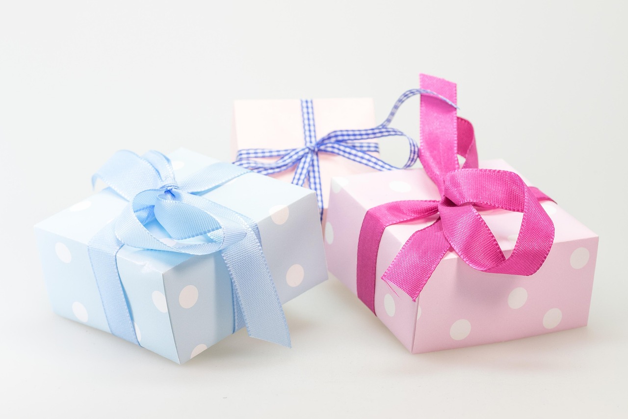 découvrez notre sélection de cadeaux de naissance uniques et personnalisés pour célébrer l'arrivée d'un nouveau-né avec tendresse et originalité.