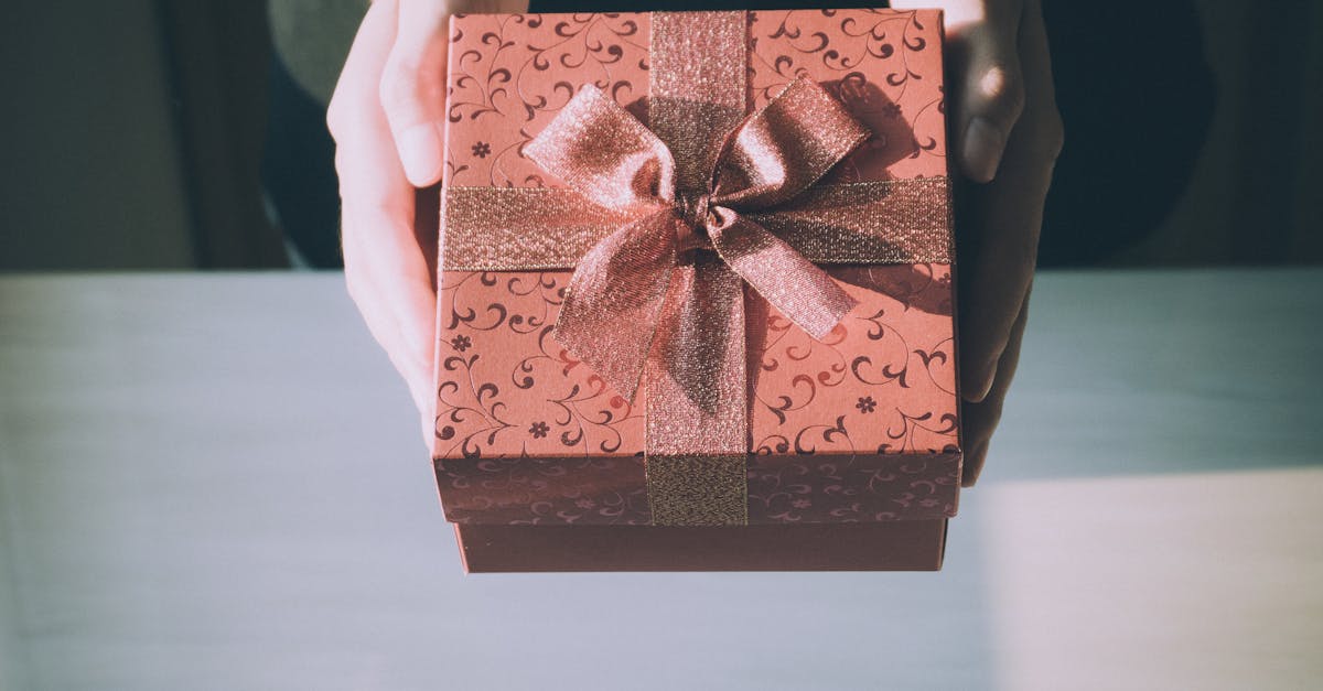 découvrez notre sélection de cadeaux uniques et originaux pour toutes les occasions. que ce soit pour un anniversaire, un mariage ou simplement pour faire plaisir, trouvez l'inspiration parfaite et offrez des souvenirs inoubliables.