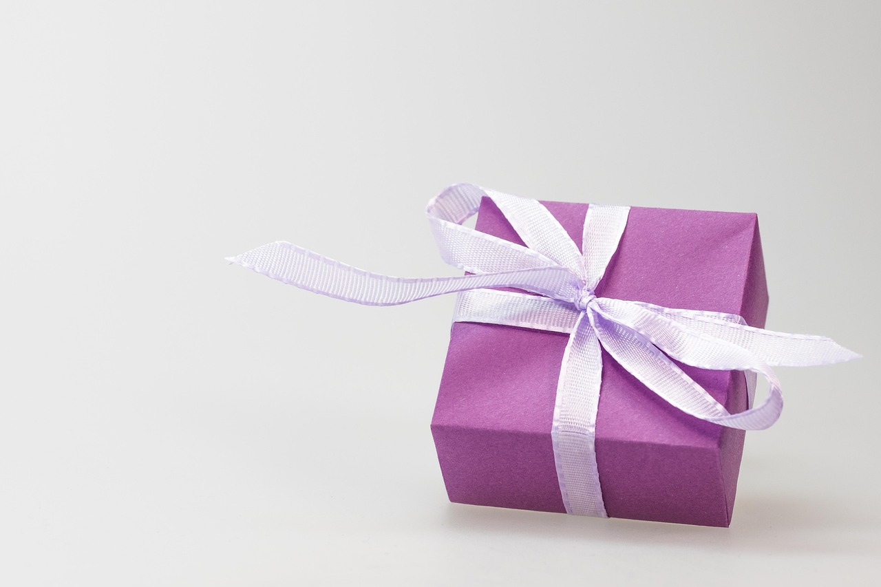 découvrez notre sélection de cadeaux de naissance uniques et originaux pour célébrer l'arrivée d'un nouveau-né avec tendresse et élégance.