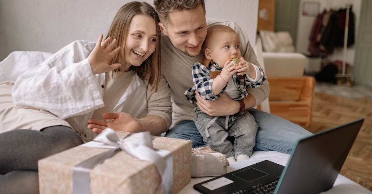 découvrez notre sélection de cadeaux high-tech pour bébés, alliant innovation et praticité. des accessoires connectés aux jouets intelligents, trouvez le présent idéal pour accompagner les premiers pas de votre enfant dans le monde numérique.