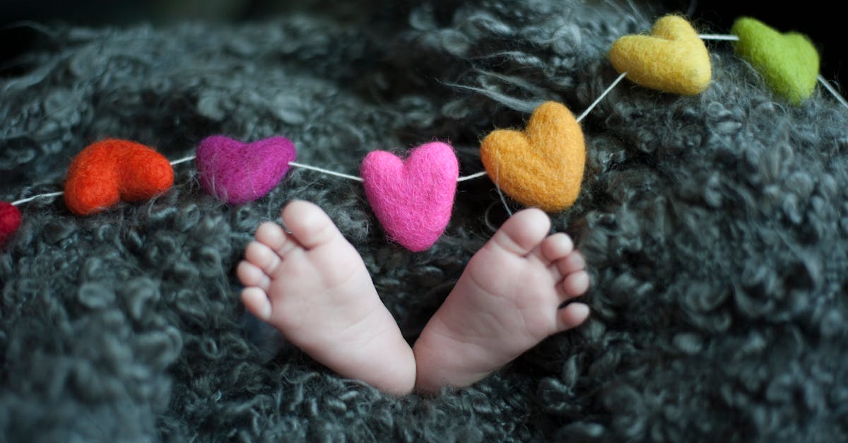 découvrez notre sélection unique de cadeaux pour nouveau-nés, alliant tendresse et praticité. trouvez le présent idéal pour accueillir les bébés avec amour et style.