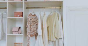 découvrez notre sélection de cadeaux de rangement uniques et pratiques pour optimiser votre espace tout en ajoutant une touche de style. que ce soit pour la maison, le bureau ou les déplacements, trouvez le cadeau parfait qui allie fonctionnalité et esthétique.