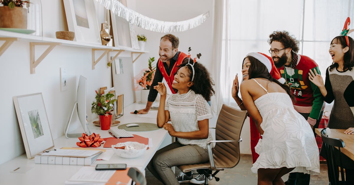 découvrez notre sélection de cadeaux technologiques innovants et utiles qui raviront les passionnés de gadgets. que ce soit pour un anniversaire, les fêtes ou simplement pour faire plaisir, trouvez le cadeau idéal parmi les dernières tendances en matière de technologie.