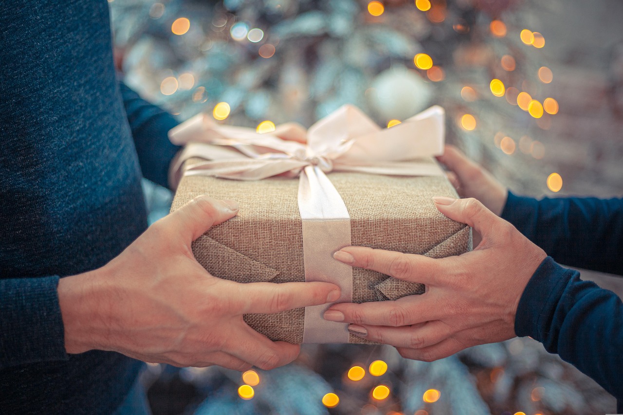 d&eacute;couvrez des id&eacute;es de cadeaux surprises uniques qui raviront vos proches &agrave; coup s&ucirc;r. offrez un moment d'&eacute;merveillement et de bonheur inattendu.